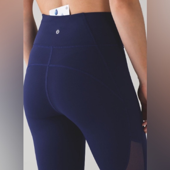 Lululemon Hot Like Agni Navy High Rise Leggings w Mesh Panels - Size S - Picture 5 of 13